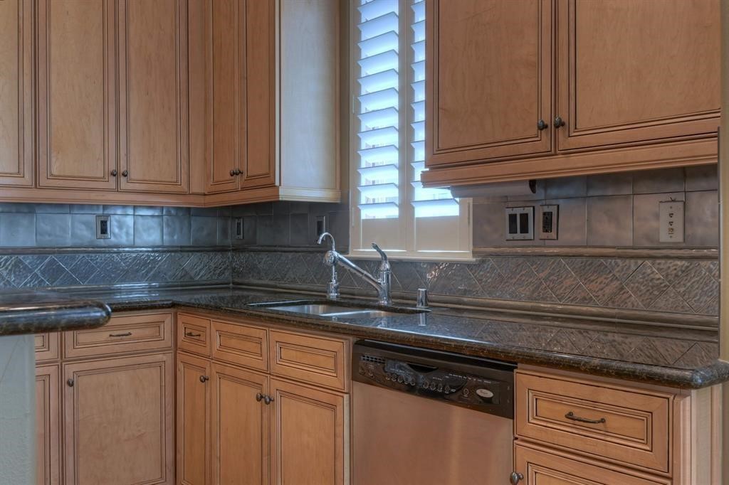 2406 Wroxton Road Houston, TX 77005 - Photo 19 of 28 Gallery Image 19