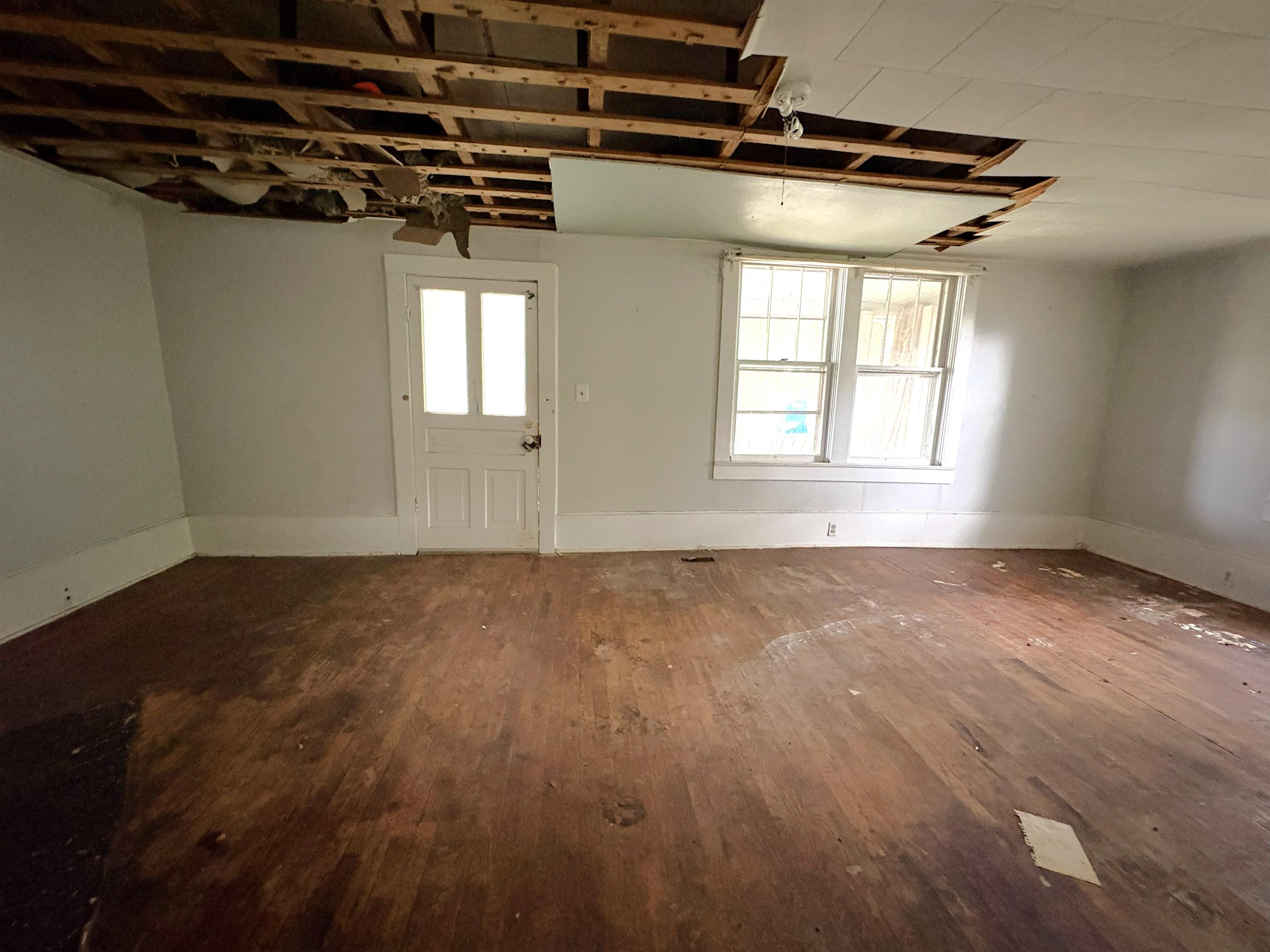 64 East Main Street Inman, SC 29349 - Photo 34 of 48 64-E-Main-St-Generous-Room