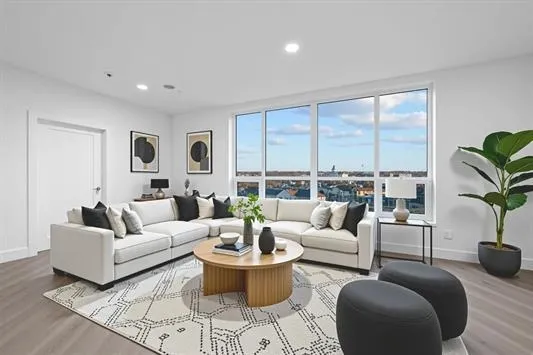 $2,031 | 17 Ave East, Unit 201, Bayonne, NJ 07002