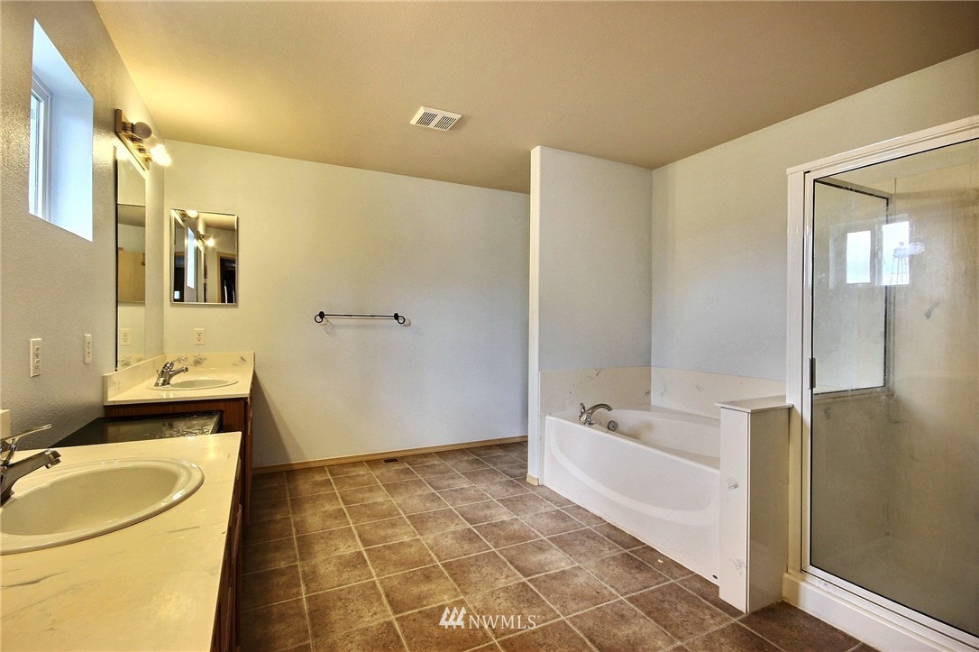 4004 154th Place Southeast Bothell, WA 98012 - Photo 15 of 24