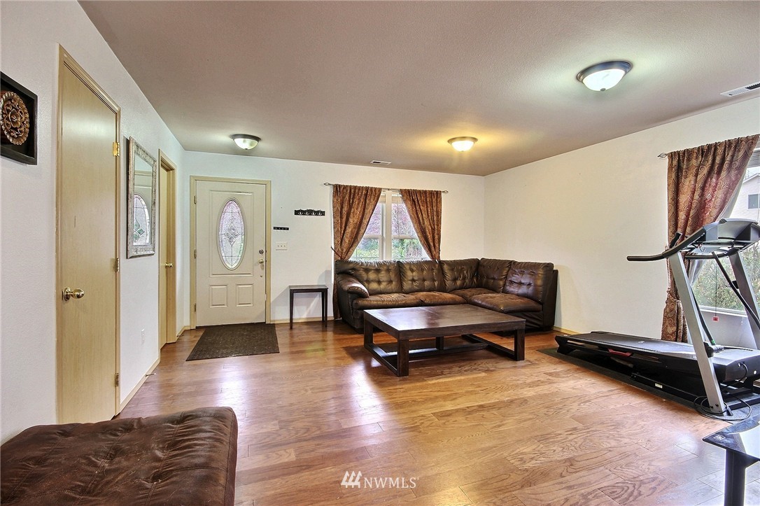 4004 154th Place Southeast Bothell, WA 98012 - Photo 3 of 24