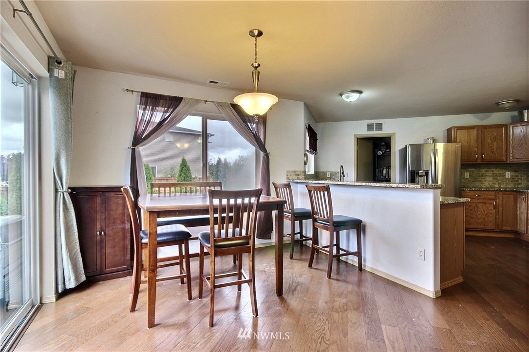 4004 154th Place Southeast Bothell, WA 98012 - Photo 8 of 24