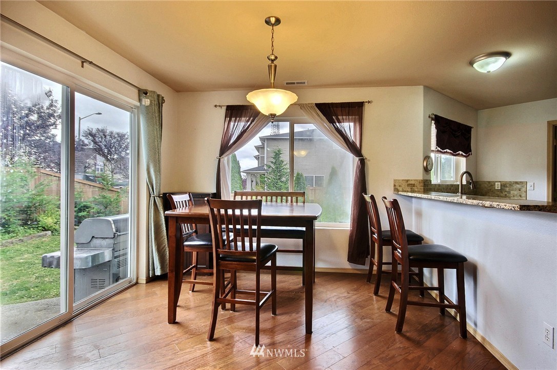 4004 154th Place Southeast Bothell, WA 98012 - Photo 9 of 24