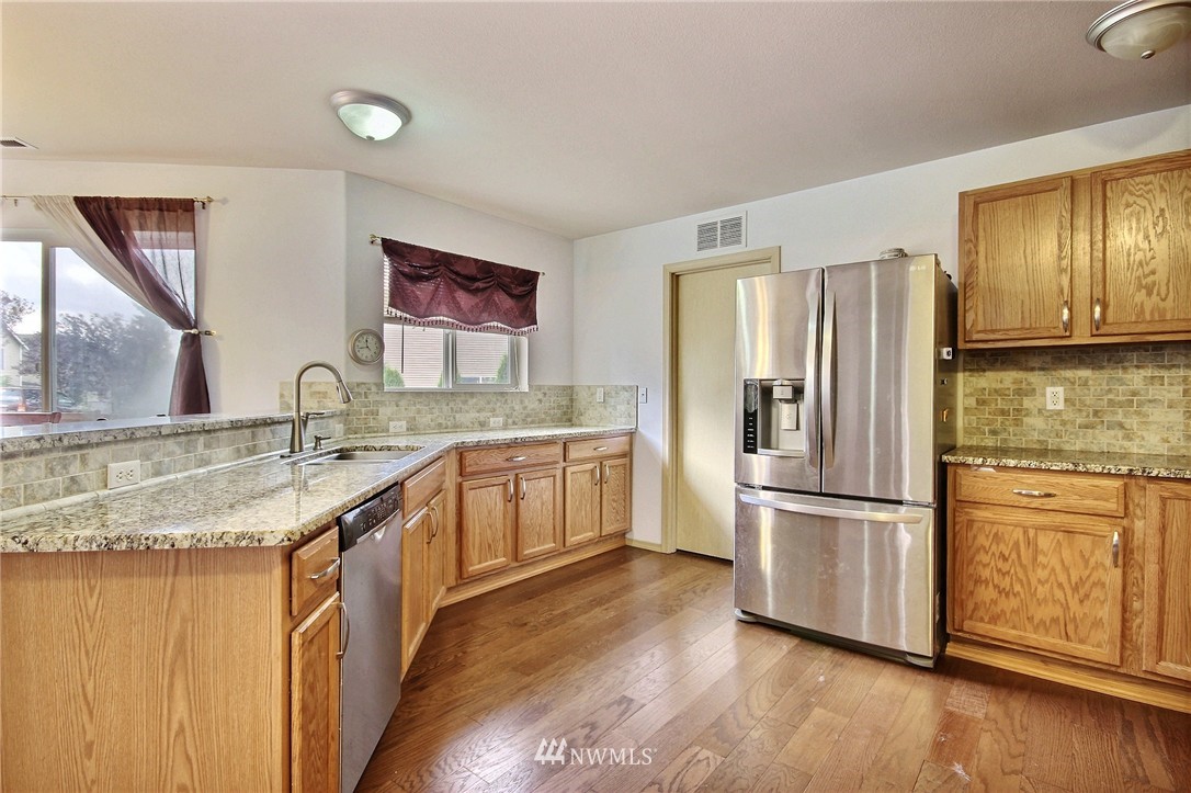 4004 154th Place Southeast Bothell, WA 98012 - Photo 10 of 24