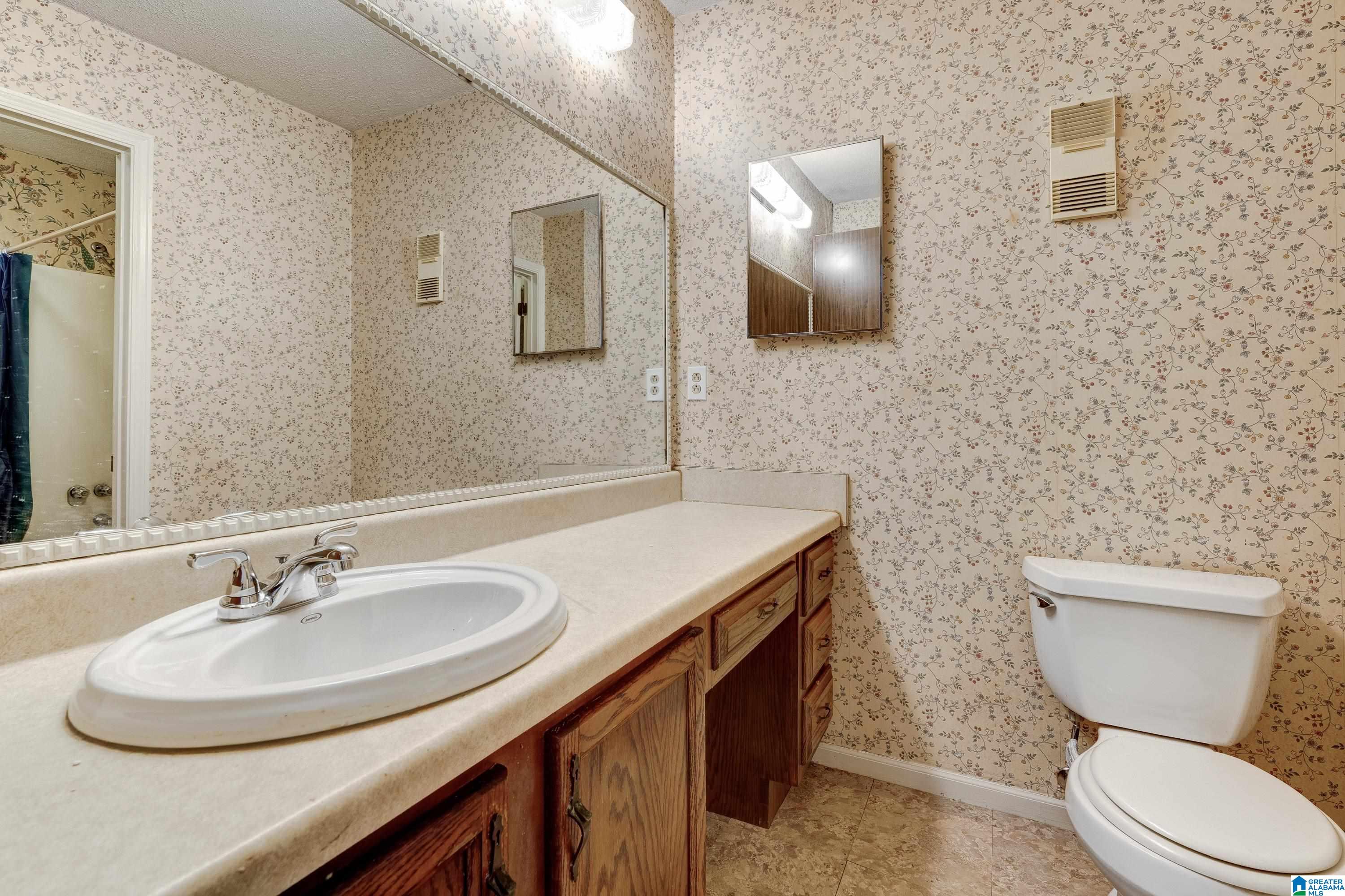 6115 Crest Green Road Birmingham, AL 35212 - Photo 17 of 25