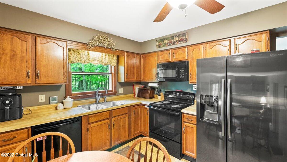 63 Paradowski Road Schenectady, NY 12302 - Photo 18 of 35 19-P1000426