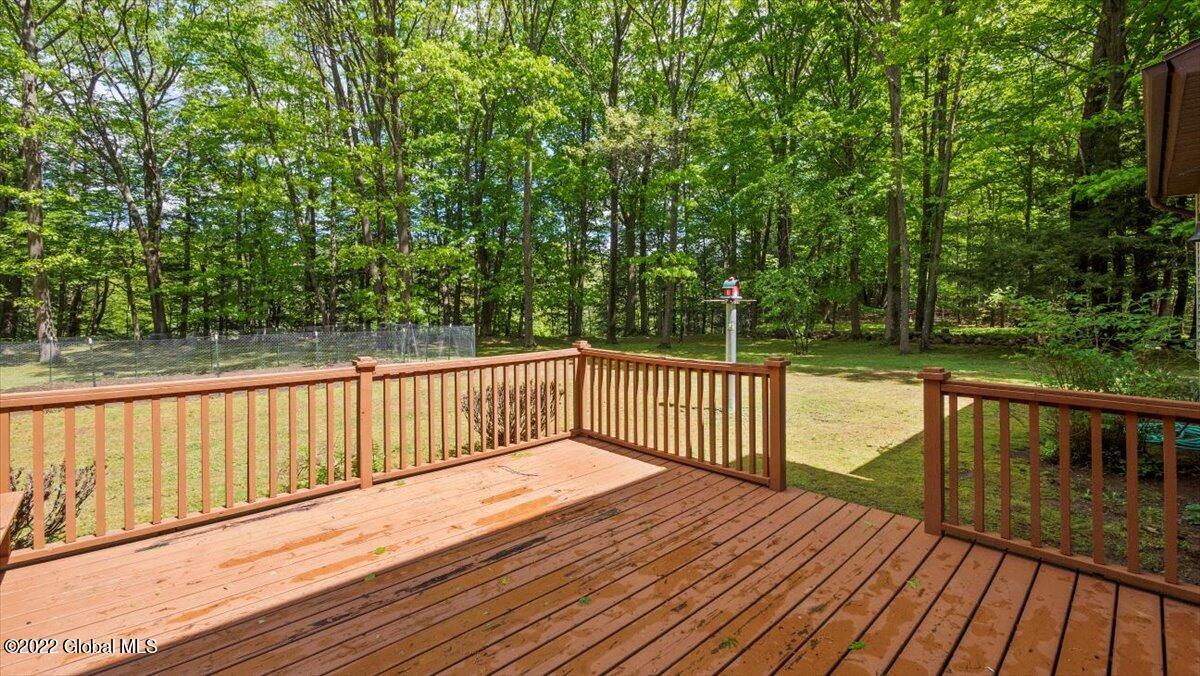 63 Paradowski Road Schenectady, NY 12302 - Photo 9 of 35 10-P1000273