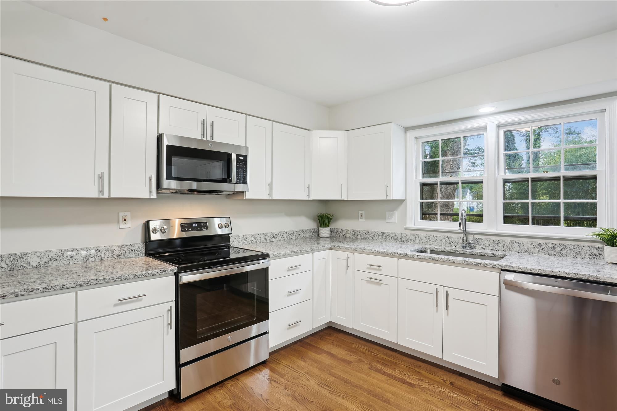 7220 Righters Mill Road Derwood, MD 20855 - Photo 3 of 57 Brand new kitchen
