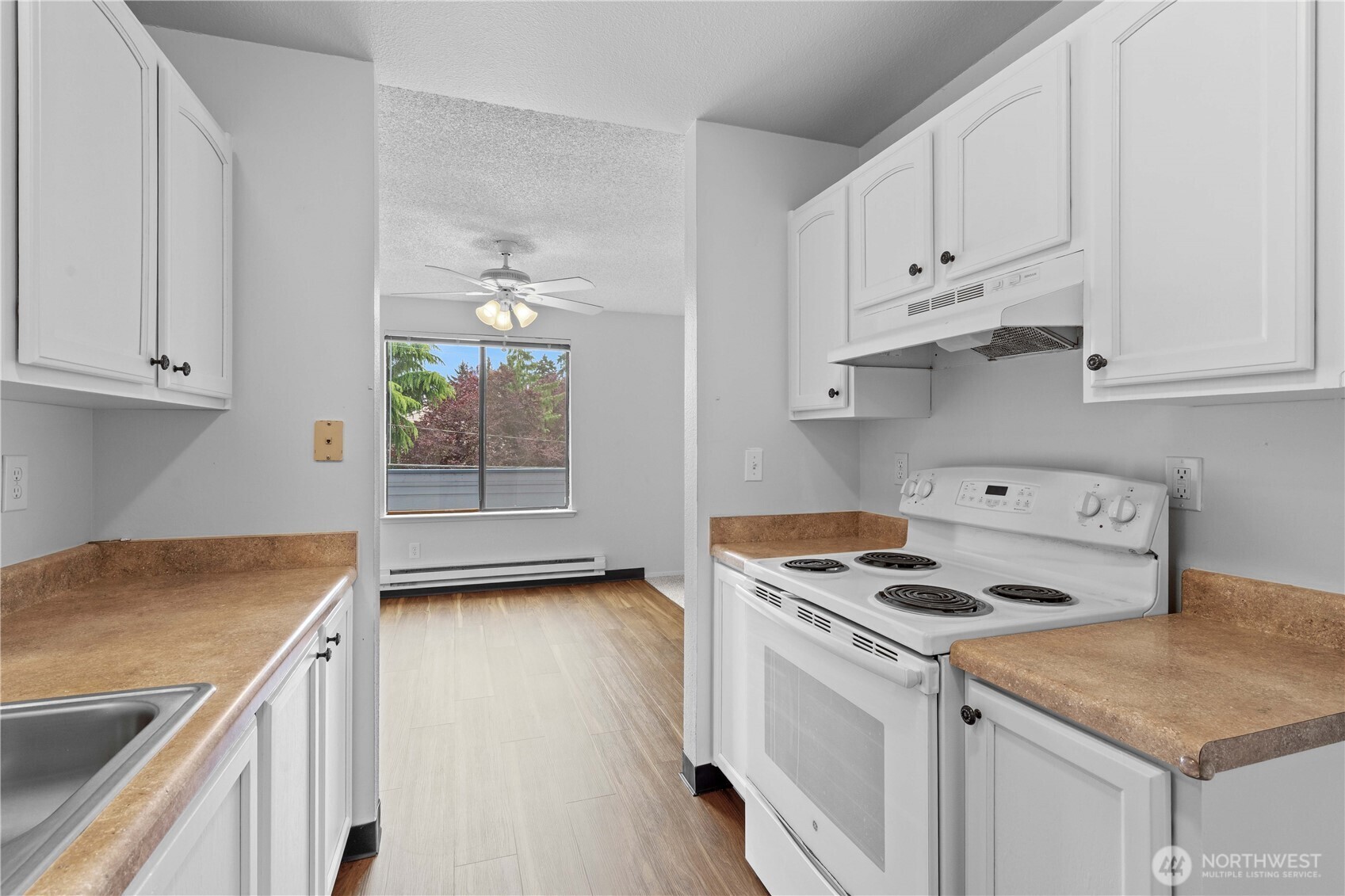 1832 South 330th Street, Unit D Federal Way, WA 98003 - Photo 9 of 21