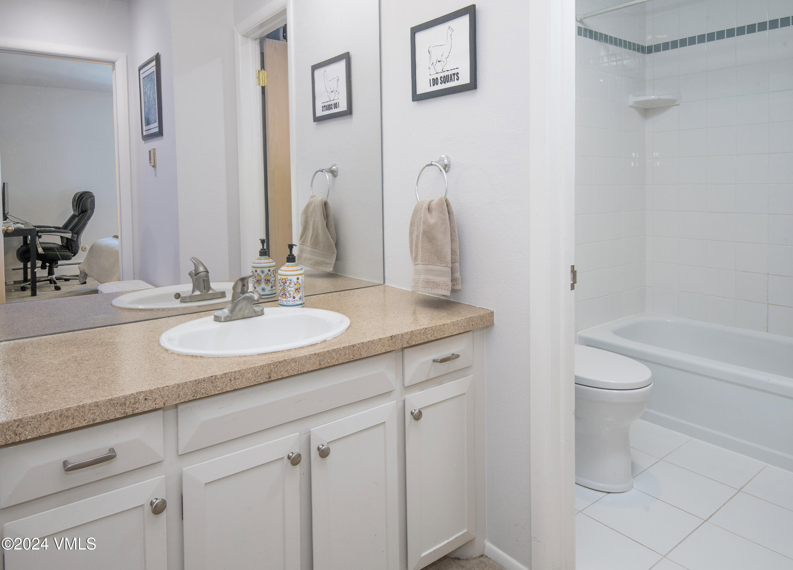 909 Red Sandstone Road, Unit 2A Vail, CO 81657 - Photo 7 of 17 Vanity
