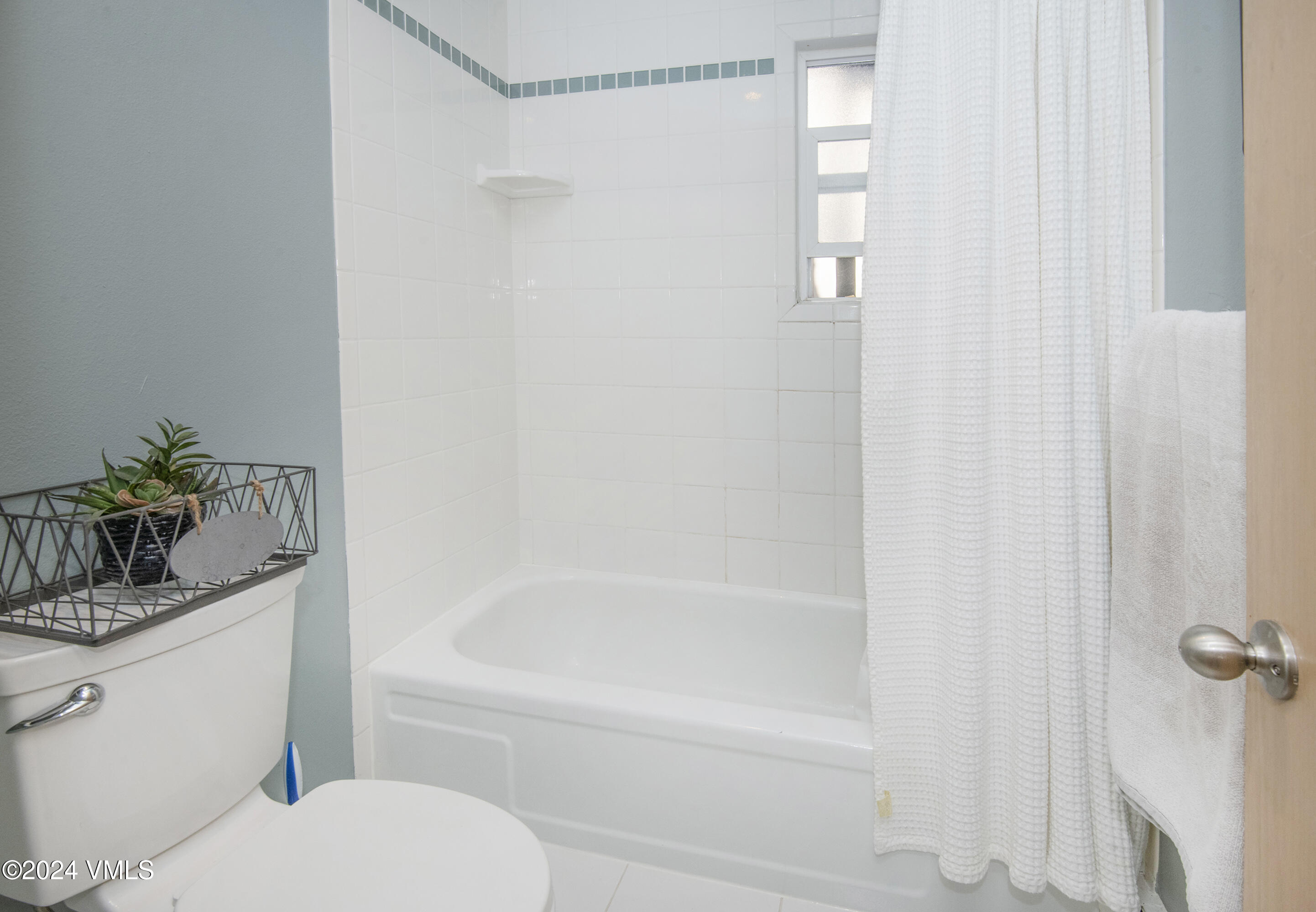 909 Red Sandstone Road, Unit 2A Vail, CO 81657 - Photo 8 of 17 Shower