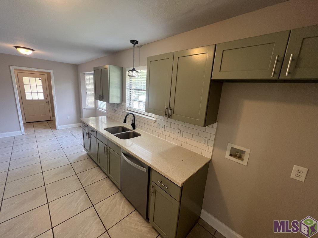 2530 Chantulane Avenue Denham Springs, LA 70726 - Photo 2 of 4