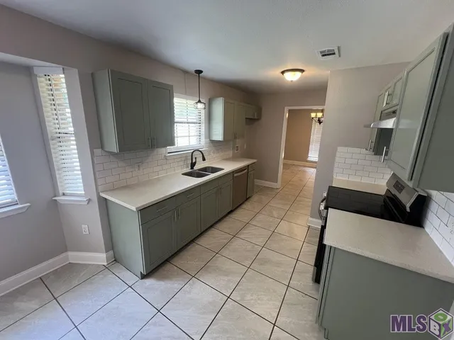 $1,900 | 2530 Chantulane Avenue, Denham Springs, LA 70726