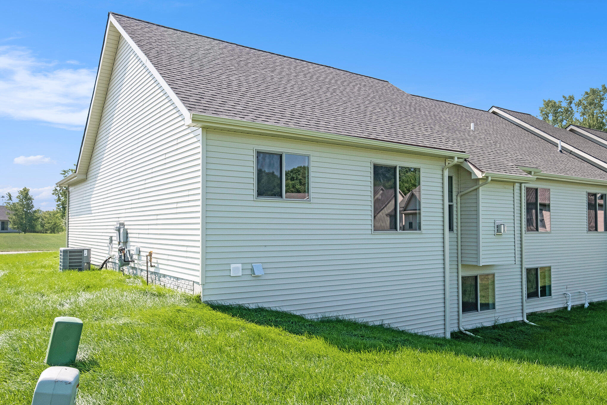 5391 Swan Drive Burton, MI 48509 - Photo 18 of 24 015_file_620