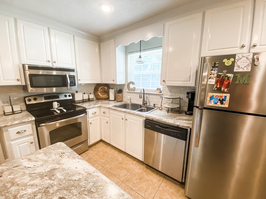 1823 McCollough Road Slocomb, AL 36375 - Photo 4 of 23