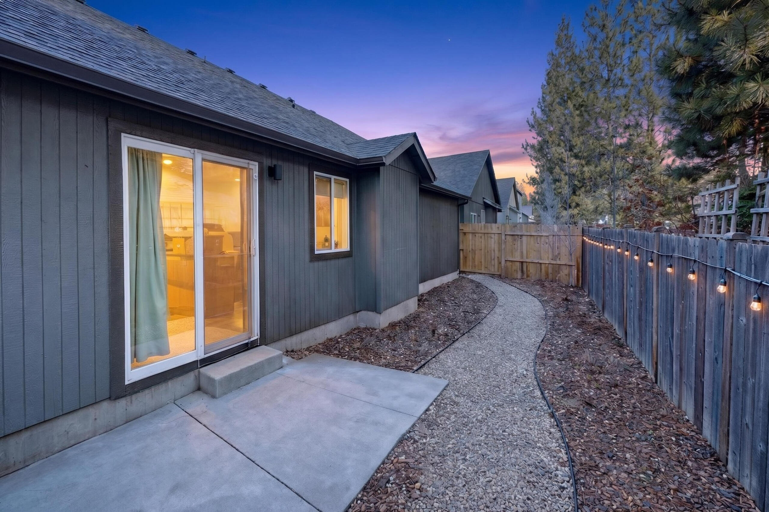 680 McKinney Ranch Road Sisters, OR 97759 - Photo 36 of 41 a house view with a backyard space
