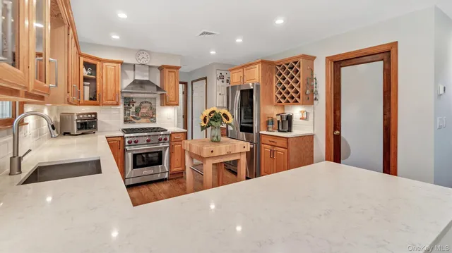 $995,000 | 181 Landing Lane, Baiting Hollow, NY 11933