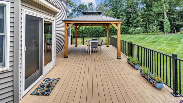 $995,000 | 181 Landing Lane, Baiting Hollow, NY 11933