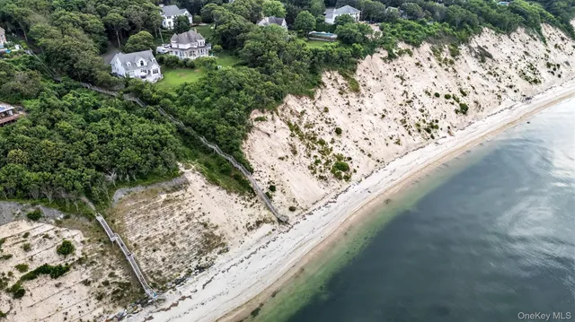 $995,000 | 181 Landing Lane, Baiting Hollow, NY 11933