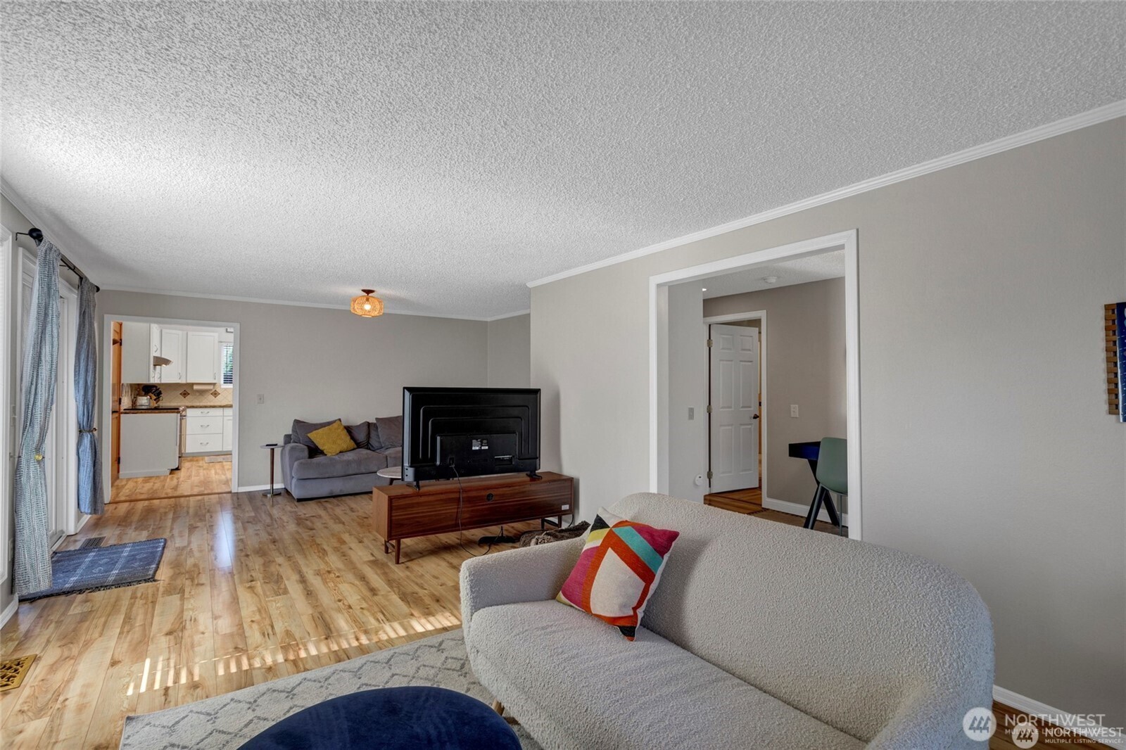 6502 Avondale Road Southwest, Unit 4 Lakewood, WA 98499 - Photo 6 of 32