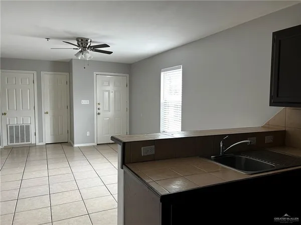 $825 | 2901 Whitewing Avenue, Unit 3, McAllen, TX 78501