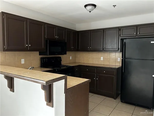 $825 | 2901 Whitewing Avenue, Unit 3, McAllen, TX 78501
