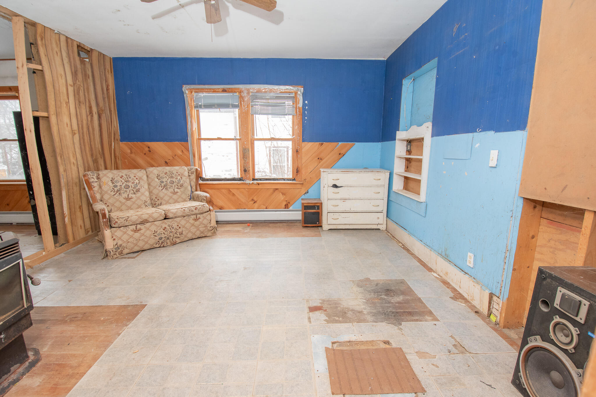 9 2nd Street Milo, ME 04463 - Photo 16 of 50 Livingroom