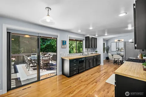 $1,195,000 | 23707 Northeast 63rd Place, Redmond, WA 98053