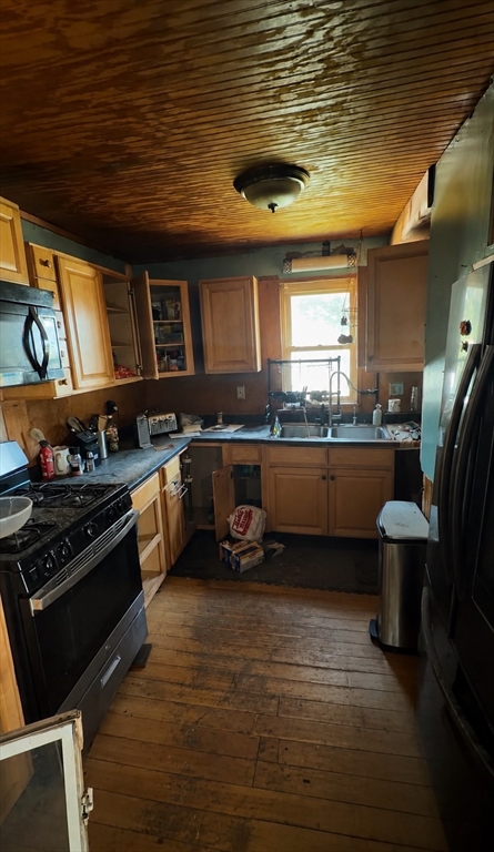 37 Adams Street Lawrence, MA 01843 - Photo 3 of 12 Gallery Image 3