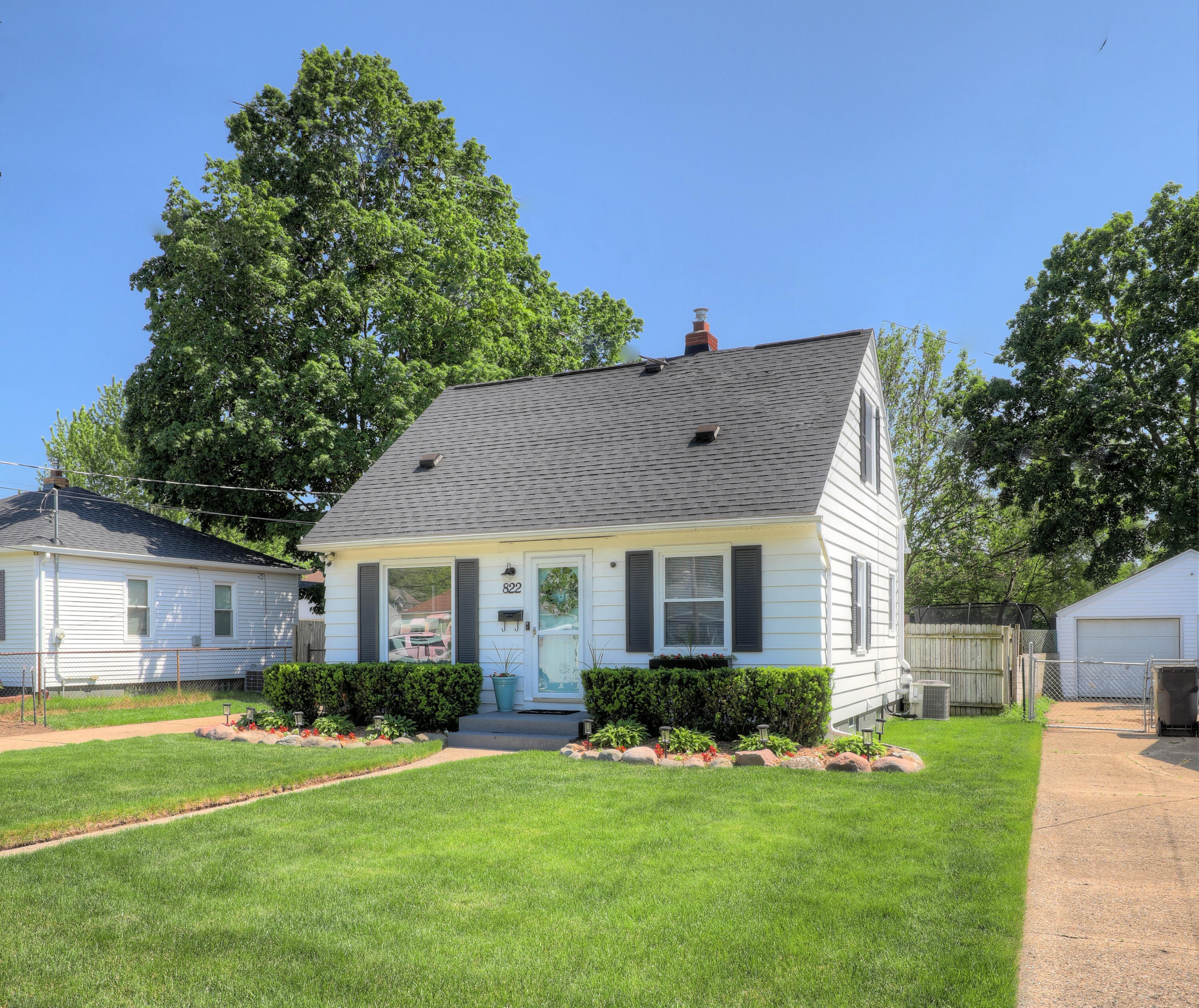 822 Aldon Street Southwest Wyoming, MI 49509 - Photo 3 of 62 3O1A6458_59_60_61_62_63_64