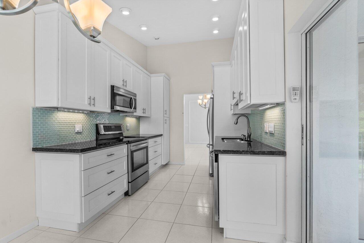 17050 Emile Street, Unit 6 Boca Raton, FL 33487 - Photo 13 of 27 013-17050EmileStreet-BocaRaton-FL-33487-