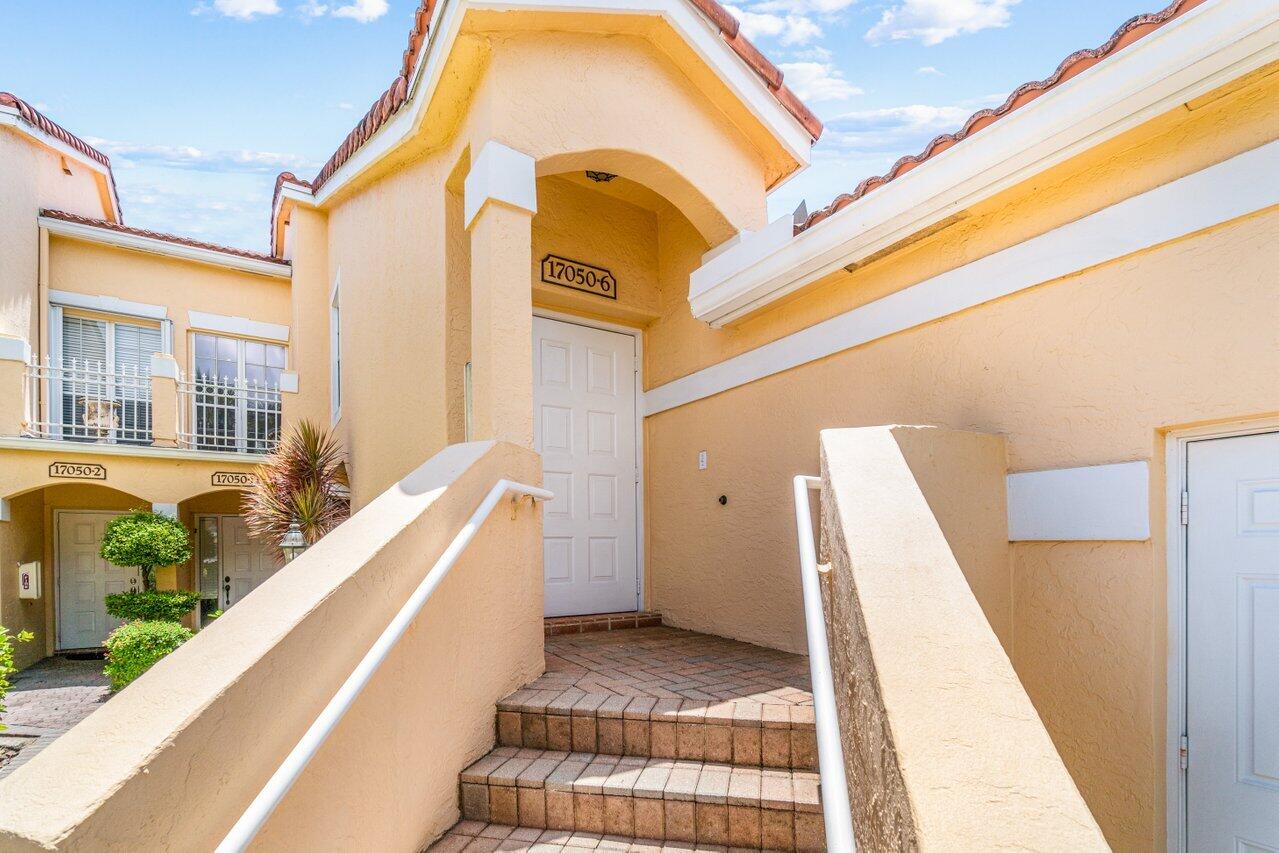 17050 Emile Street, Unit 6 Boca Raton, FL 33487 - Photo 4 of 27 004-17050EmileStreet-BocaRaton-FL-33487-