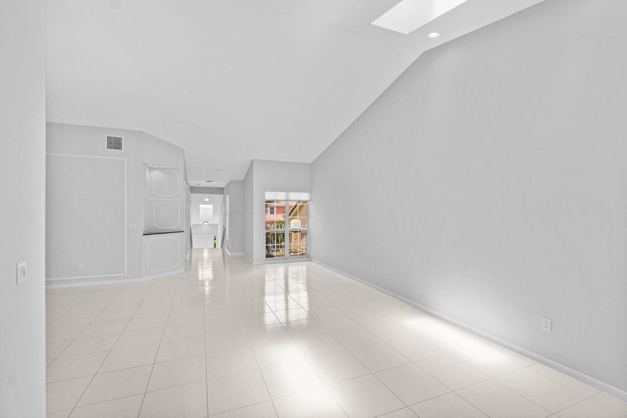 17050 Emile Street, Unit 6 Boca Raton, FL 33487 - Photo 5 of 27 005-17050EmileStreet-BocaRaton-FL-33487-
