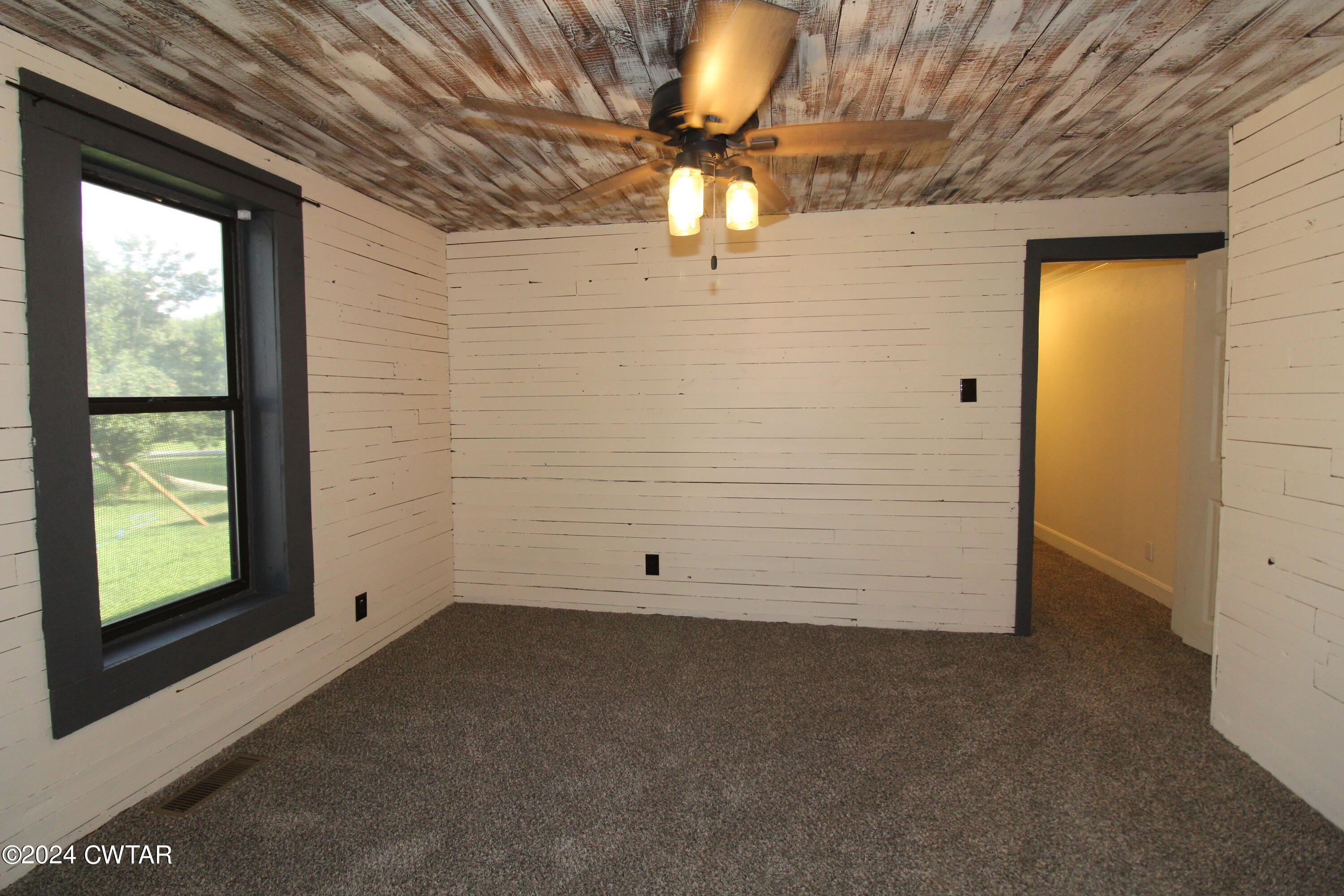 33 Hughes Loop Milan, TN 38358 - Photo 21 of 25 Primary Bedroom