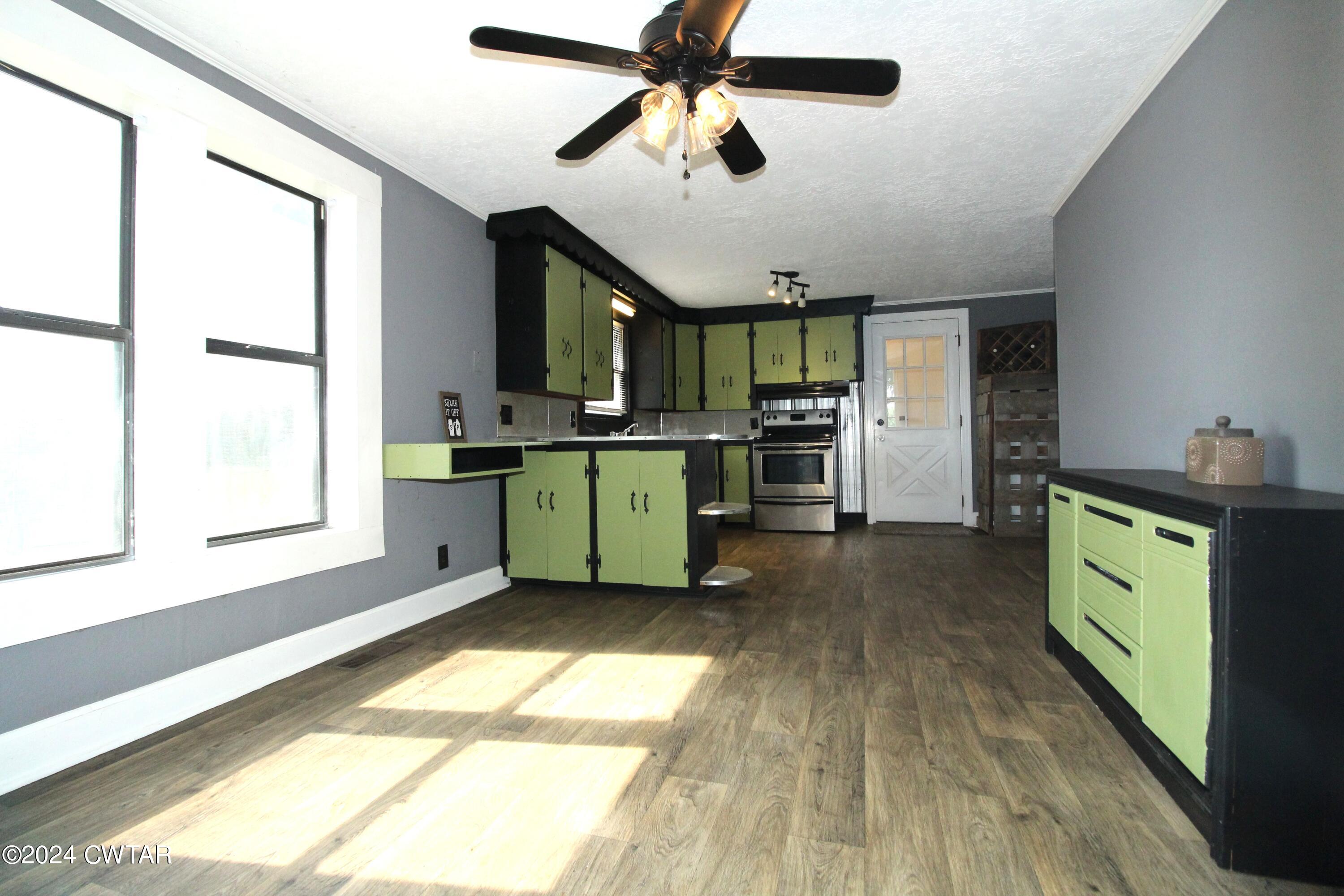 33 Hughes Loop Milan, TN 38358 - Photo 3 of 25 Kitchen