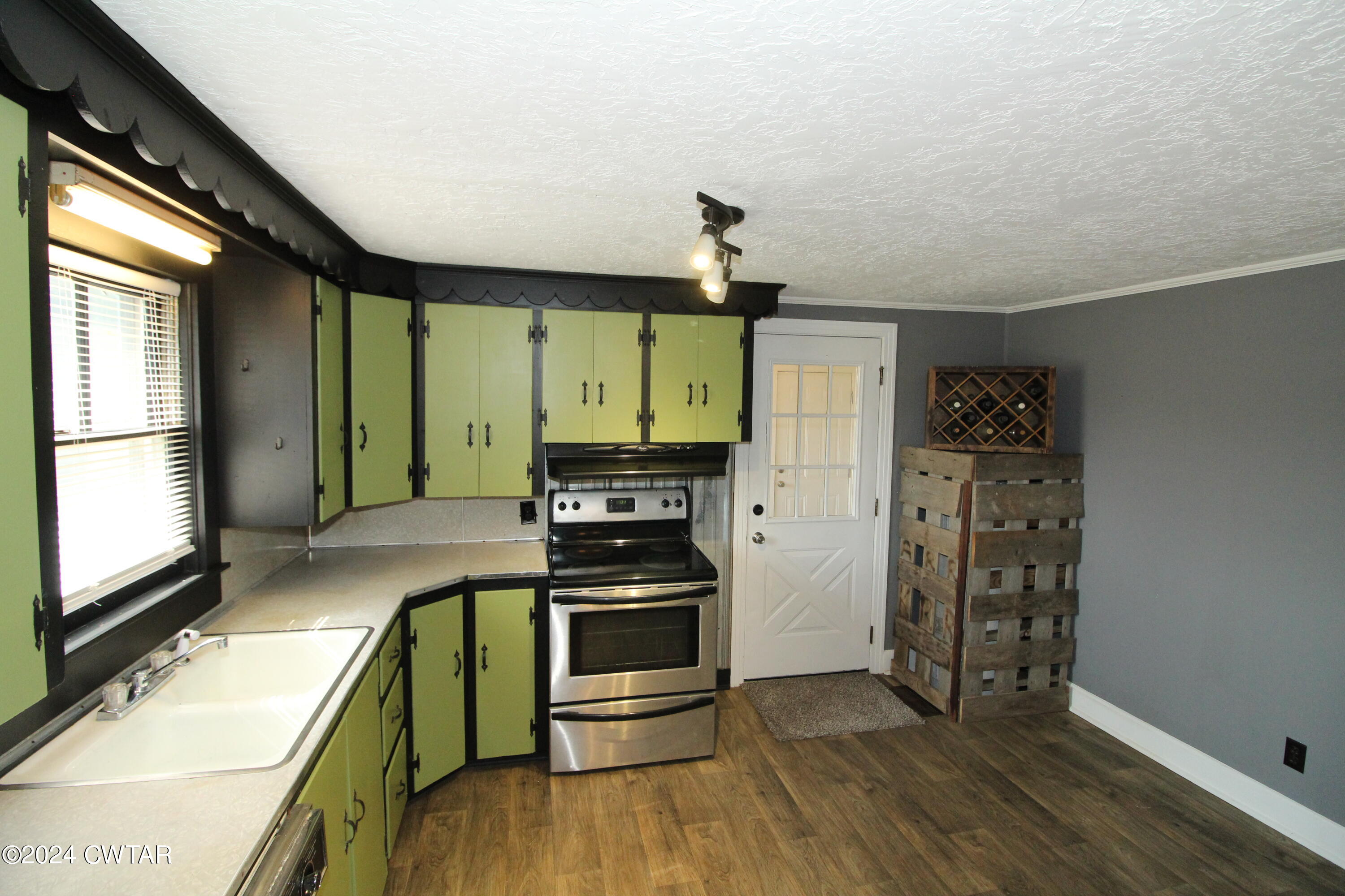33 Hughes Loop Milan, TN 38358 - Photo 5 of 25 Kitchen