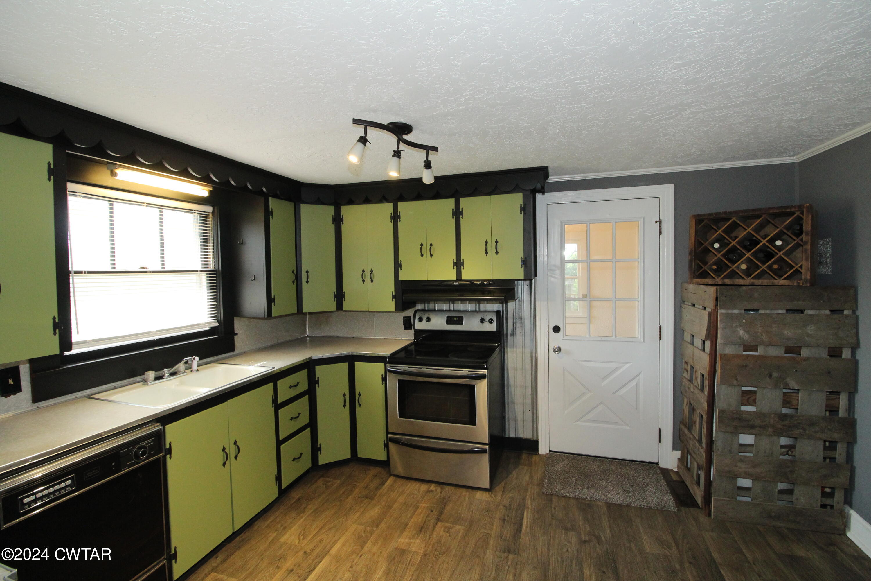33 Hughes Loop Milan, TN 38358 - Photo 6 of 25 Kitchen