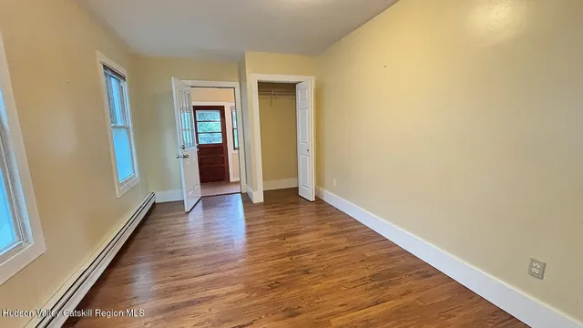 $2,150 | 30 8th Street, Unit 1, Hudson, NY 12534