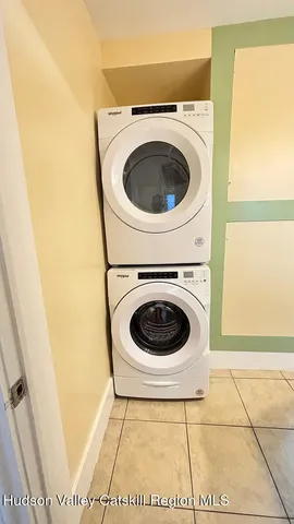 $2,150 | 30 8th Street, Unit 1, Hudson, NY 12534