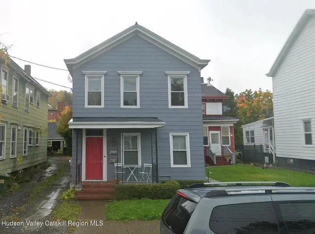 $2,150 | 30 8th Street, Unit 1, Hudson, NY 12534