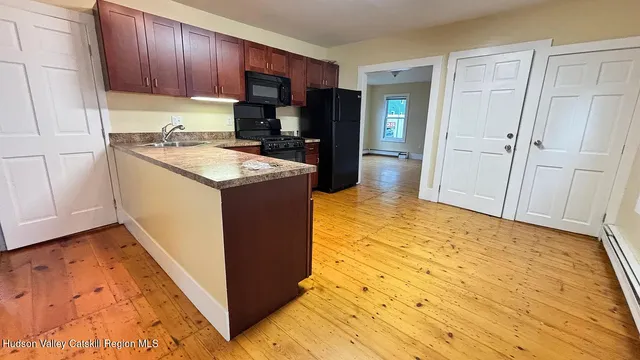 $2,150 | 30 8th Street, Unit 1, Hudson, NY 12534