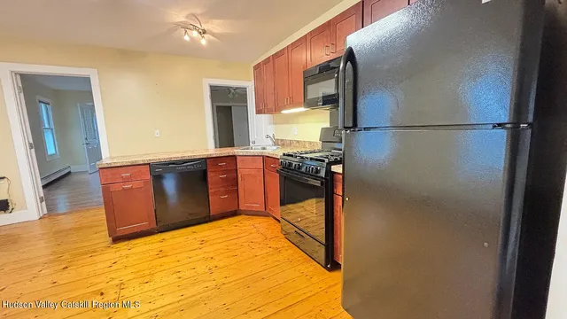 $2,150 | 30 8th Street, Unit 1, Hudson, NY 12534