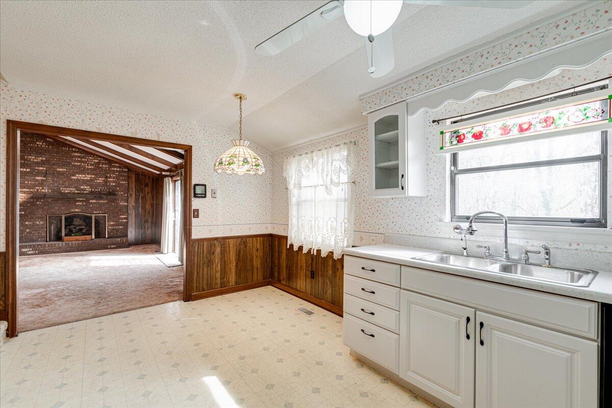 720 Stone Crest Circle Chattanooga, TN 37421 - Photo 14 of 30 08-720 Stone Crest Cir-8