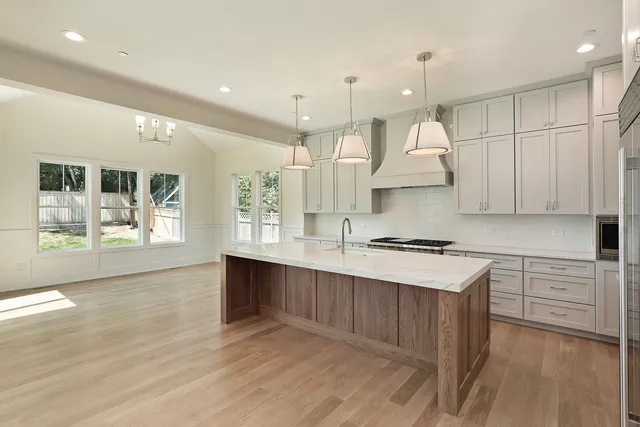 $1,999,000 | 1060 Cedar Lane, Northbrook, IL 60062