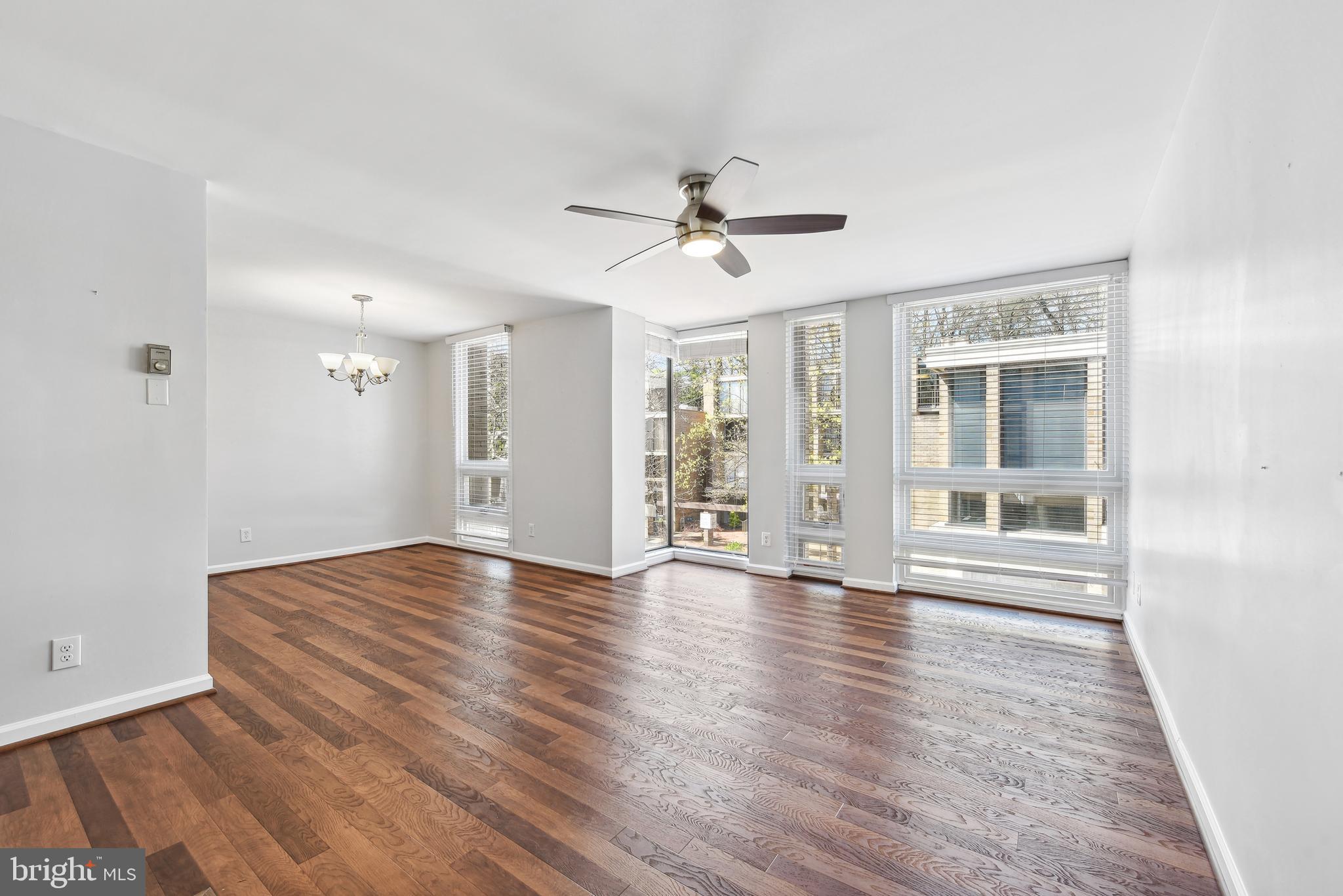 1600 Chimney House Road, Unit 1600 Reston, VA 20190 - Photo 3 of 27 Bright & Light
