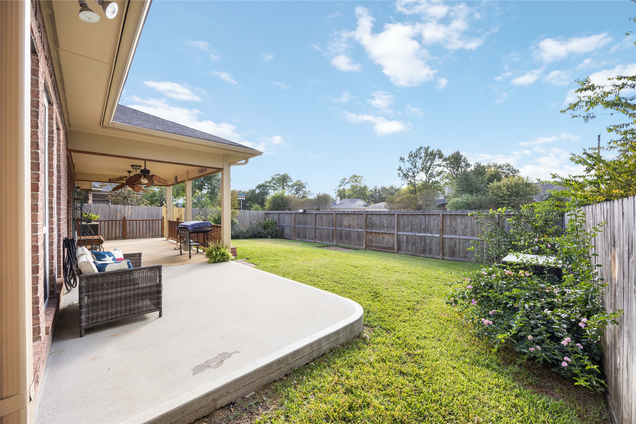 25619 Myrtle Springs Spring, TX 77373 - Photo 28 of 29 a view of a backyard with sitting area