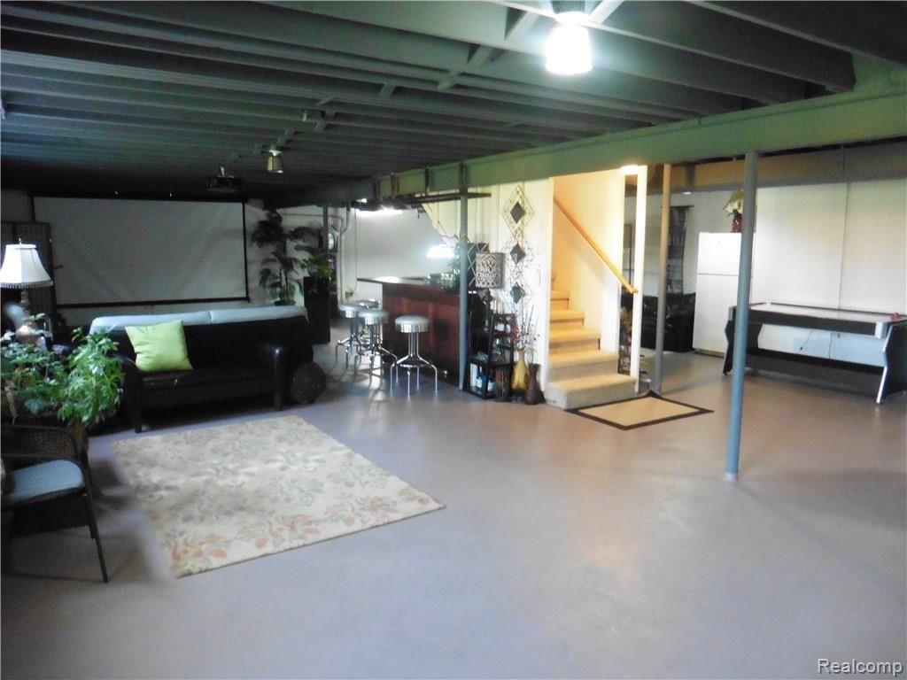 2522 Brilliance Rochester, MI 48309 - Photo 18 of 25 P1010746.JPG