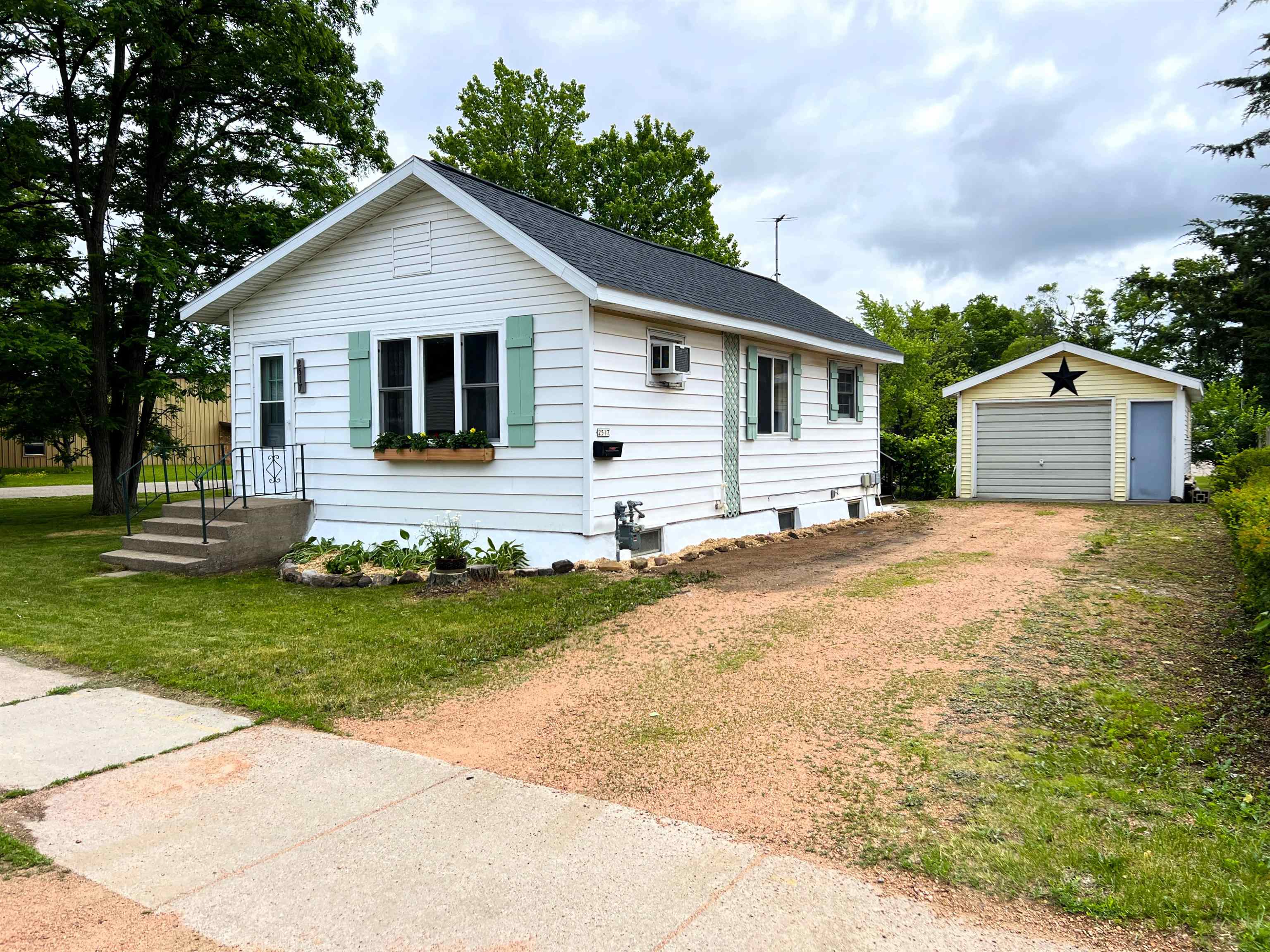 2517 Rice Street Stevens Point, WI 54481 - Photo 1 of 34
