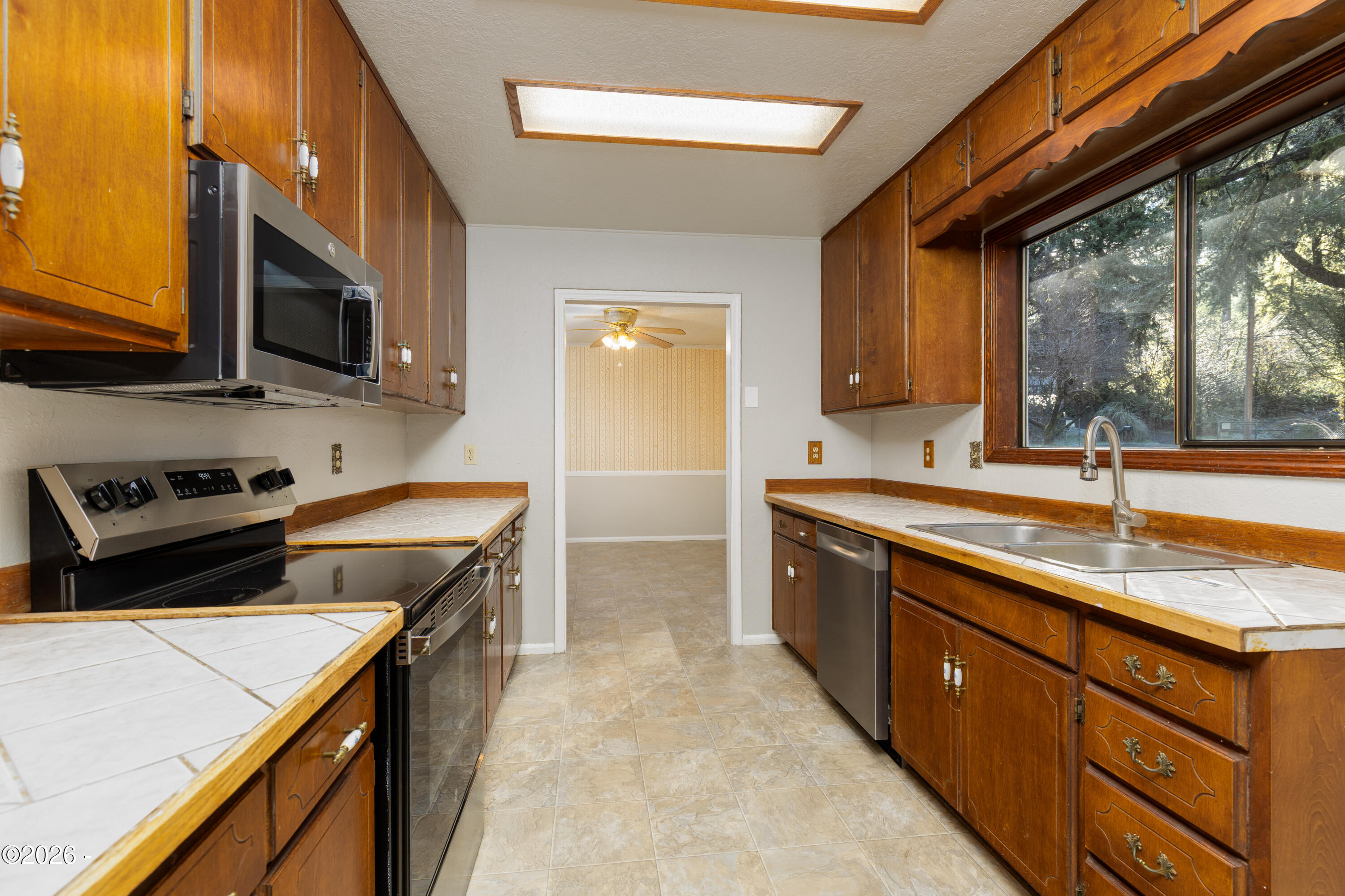1484 Yasek Loop Toledo, OR 97391 - Photo 7 of 51 1484yasek-26 - Copy