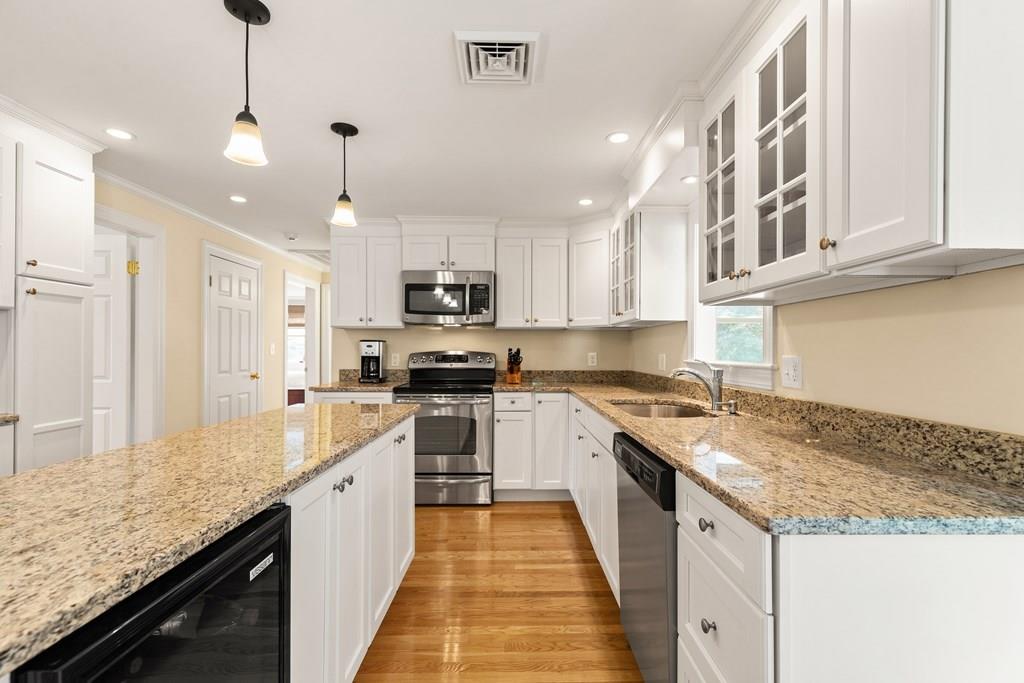 108 Edgewood Road Westwood, MA 02090 - Photo 16 of 32 Gallery Image 16